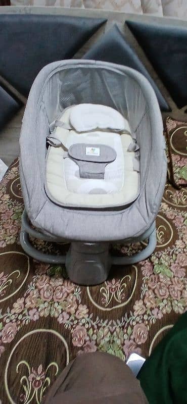 mastella swinger baby just like a new used 3 days electric 0