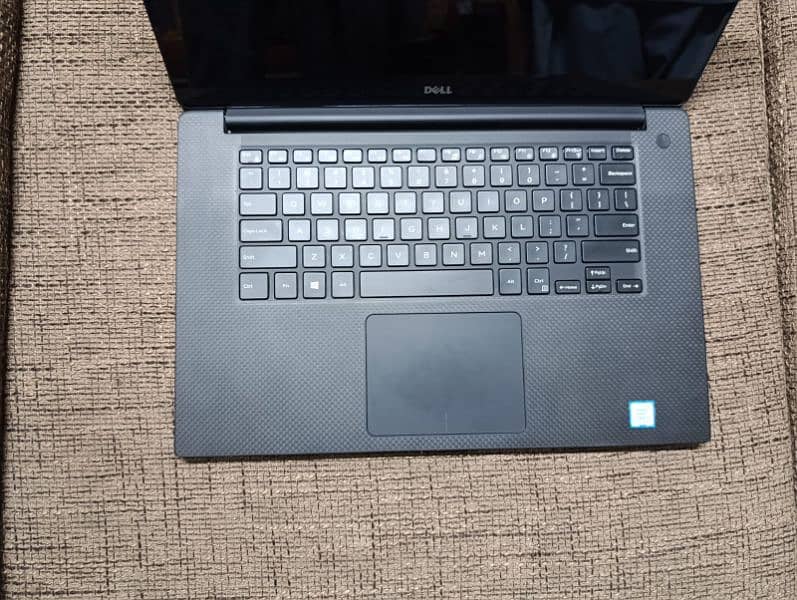 DELL PRECISION 5530 15.6 inches 1