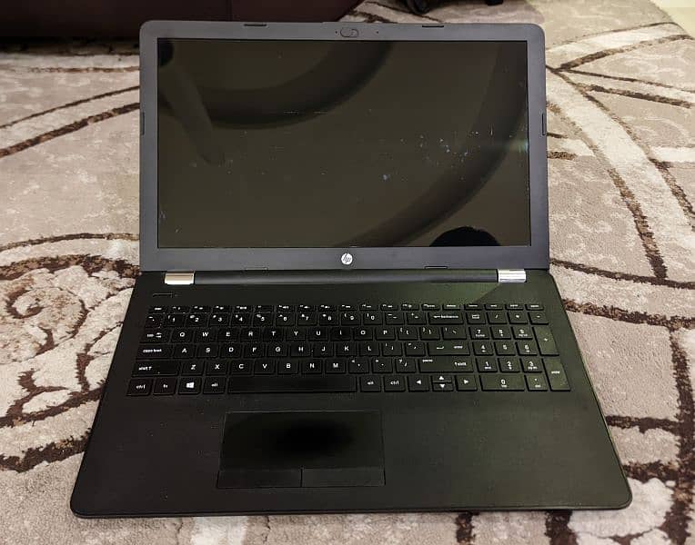 HP i7 7th gen, 2gb AMD GPU, 15.6" 0