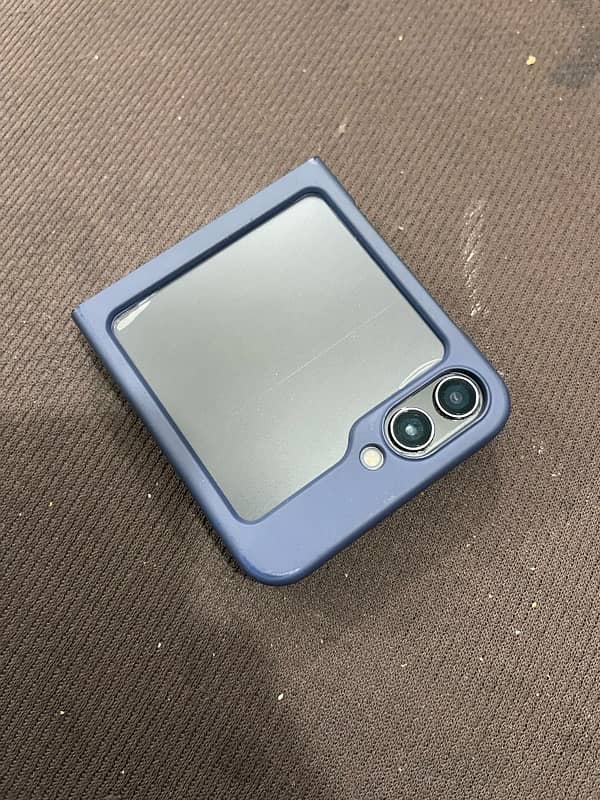 Samsung Flip Z 5 Condition 10/10 One hand used 2