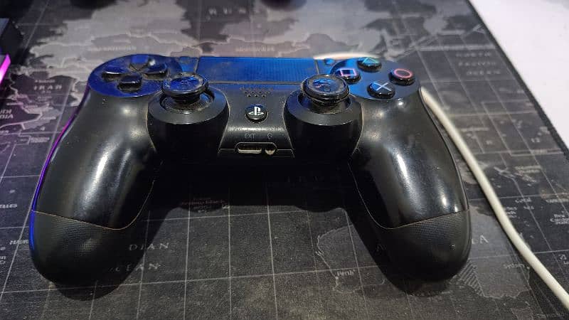 PS4 controller 1