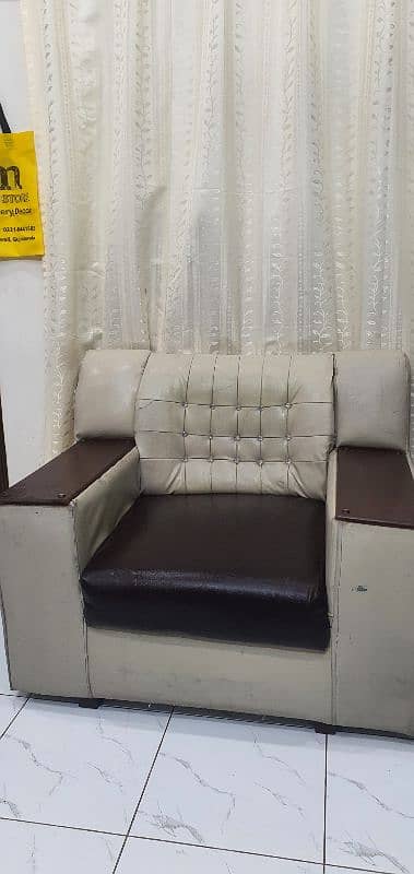 Sofa For Sell 3