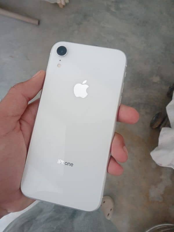 iphone xr i buy urgently 1