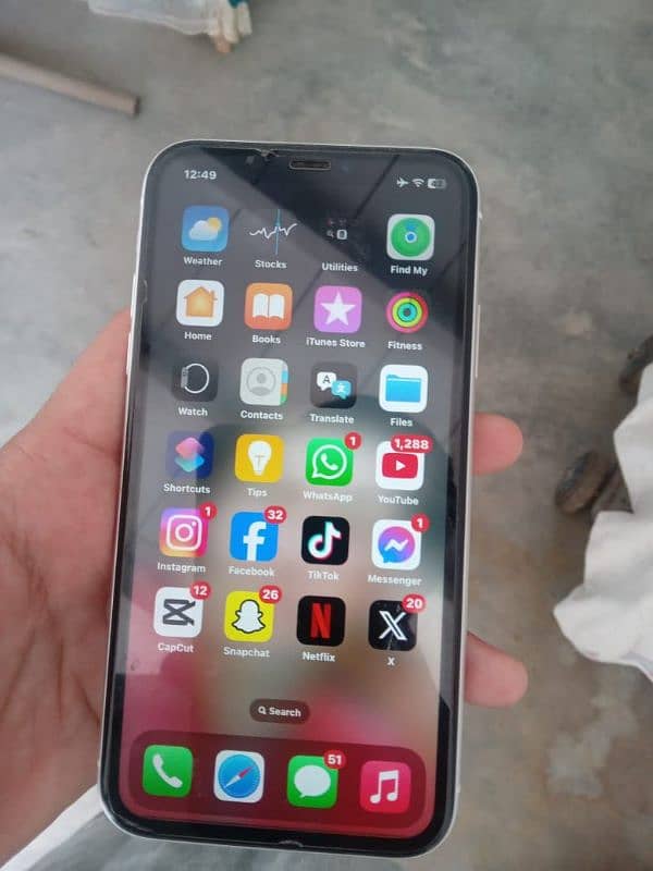 iphone xr i buy urgently 2