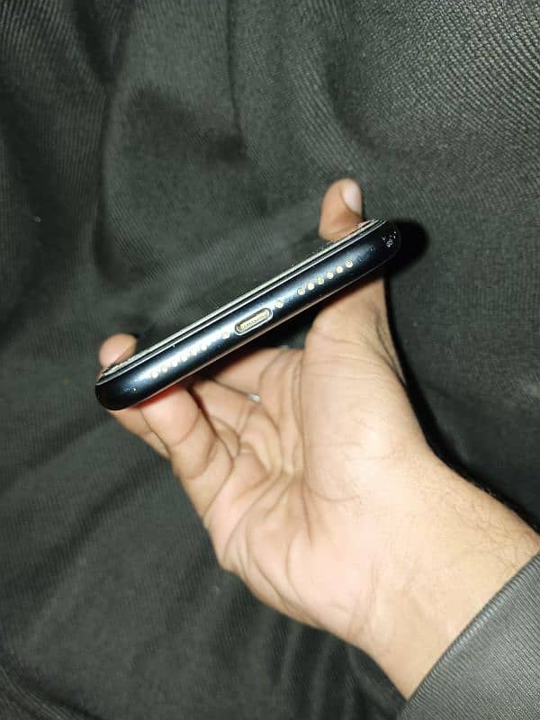 iPhone xr non 10by10 condition just like new 4/64 non 2