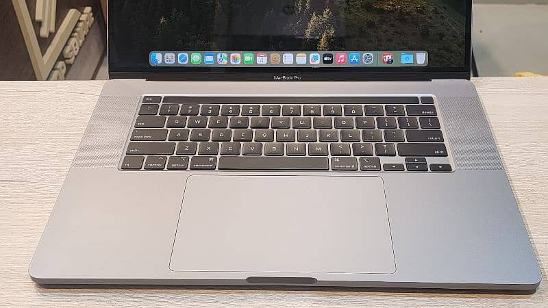 MacBook Pro i9 2019 16GB 512GB 4GB 16" 1