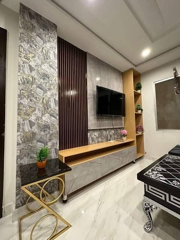 One Bedroom Vip apartment available on daily basis in bahria town LHR 5