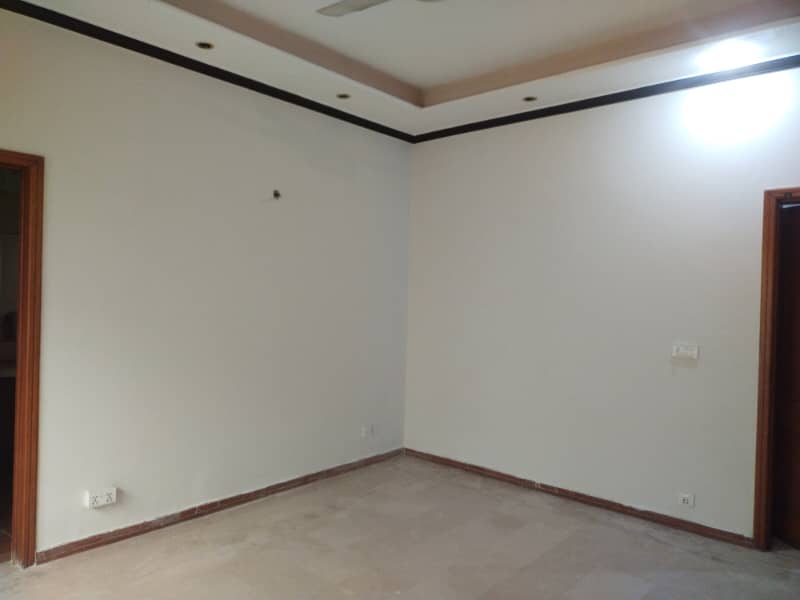 1 Kanal Beautiful Upper Portion Available For Rent in DHA Phase 3 Block X Lahore Cantt 4