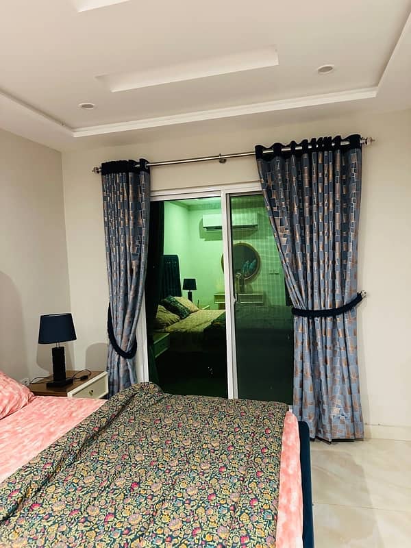 One Bedroom Vip apartment available on daily basis in bahria town LHR 4