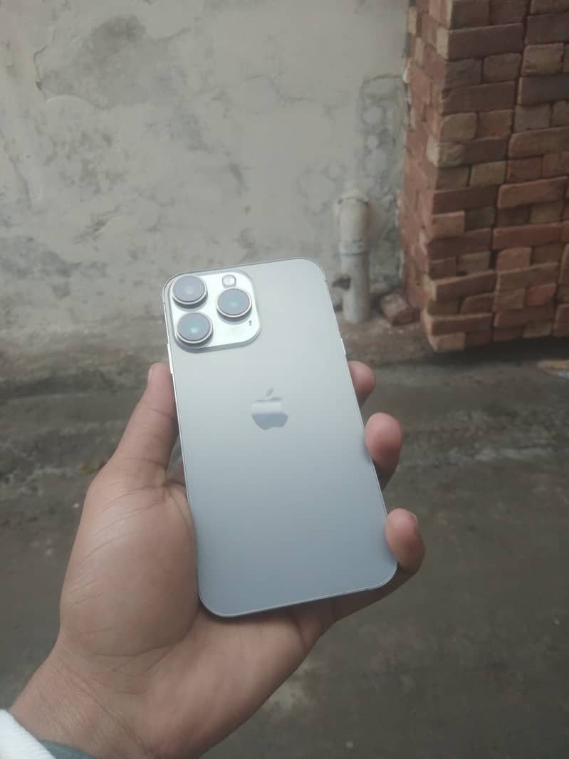 iPhone XR Convert to iphone 16 pro 2