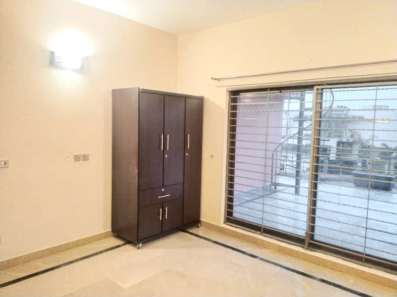 1 Kanal Beautiful Upper Portion Available For Rent in DHA Phase 3 Block W Lahore Cantt 12