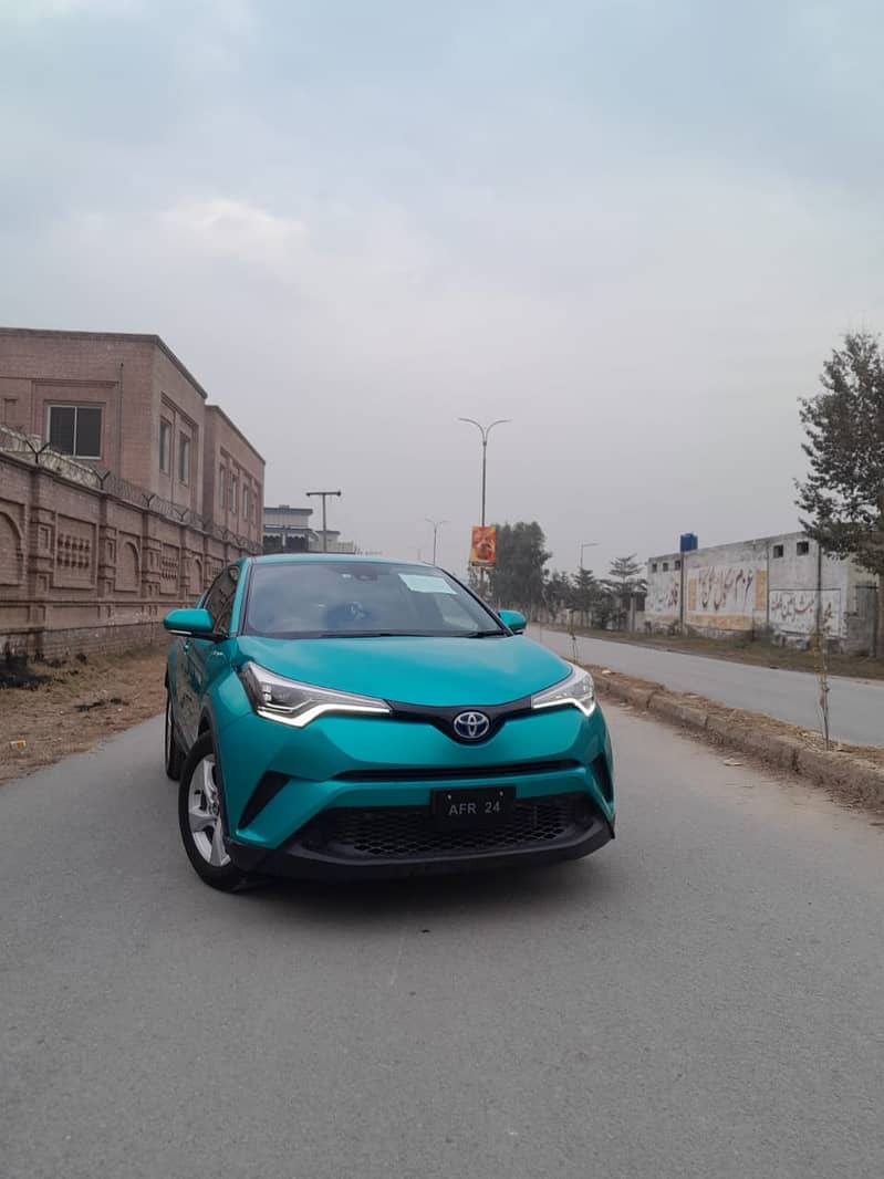 Toyota C-HR 2017 1