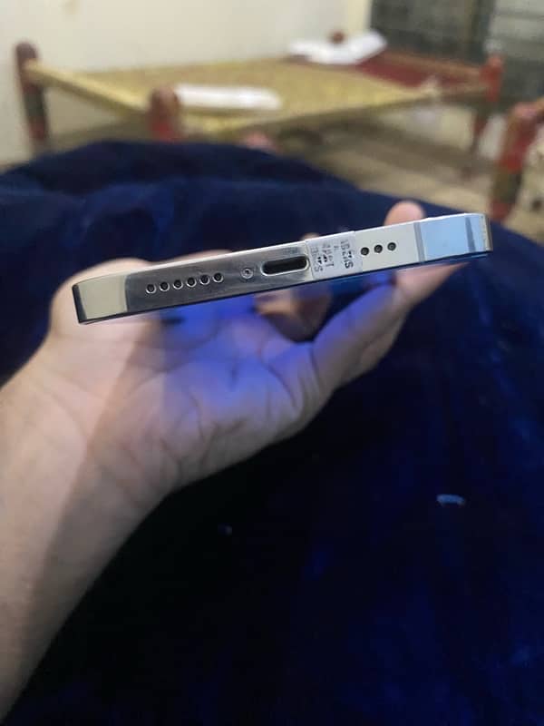 iphone 12 pro max  non Factory unlock 3