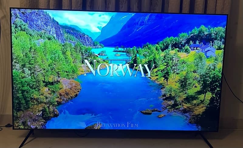 Samsung TV 82 inch 4K Ultra 8 Series 1