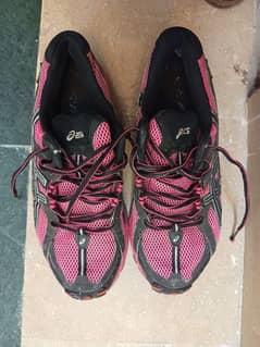 "ASICS Gel Arctic 4 Spikes – Rare Pink & Black EditionPremium Quality"