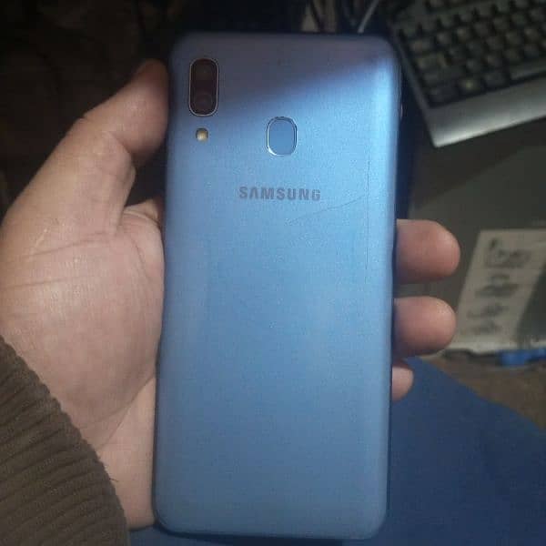 Samsung Galaxy a30 good condition bs tuch brak ha mgr chlta ok ha 1