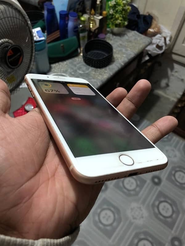 iphone 8 plus Gold clr 64gb PTa approved 1