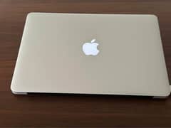 New Macbook Air (Just Unboxed) (NEW 10/10) i5 7th Gen