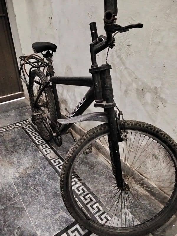 I'm selling my bicycle 1