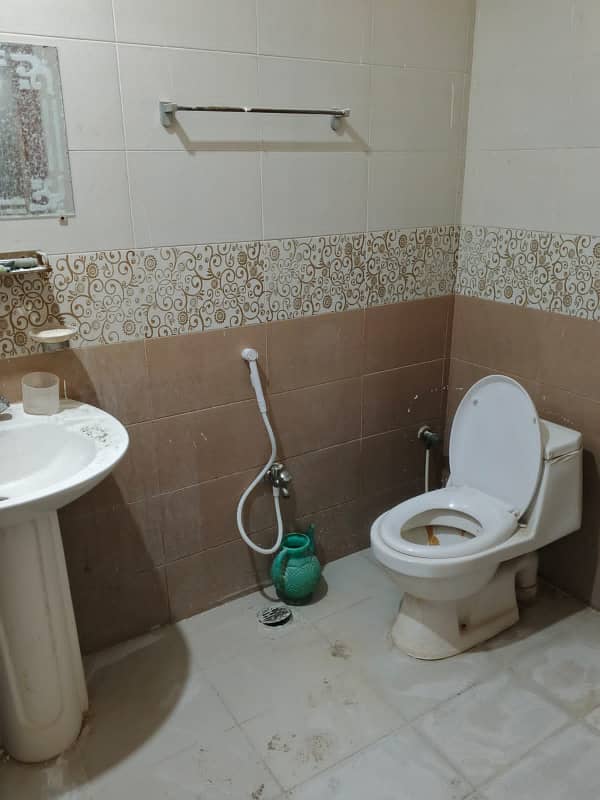 One bed Flate for rent phase 5 Bajli Pani available ha 3