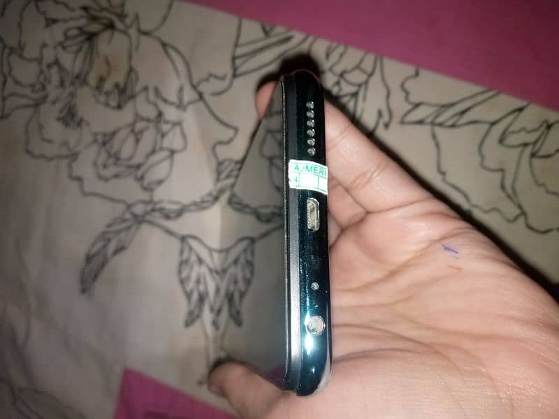 want to sell my new vivo17 2