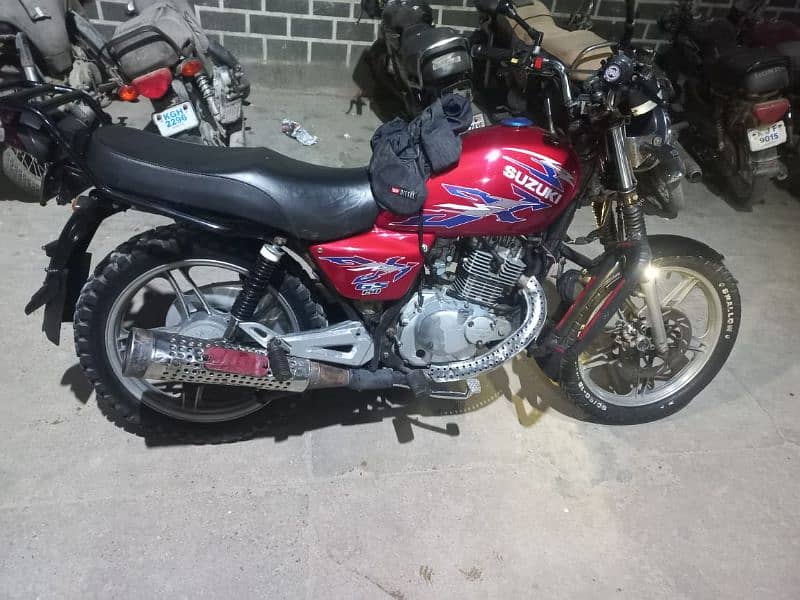 Suzuki GS-125 3