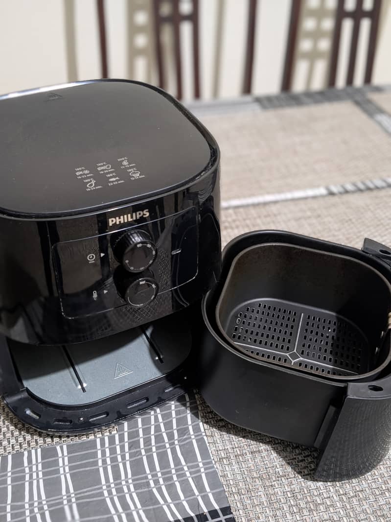 Philips Air Fryer Essentials HD9200/91 - in warranty 2