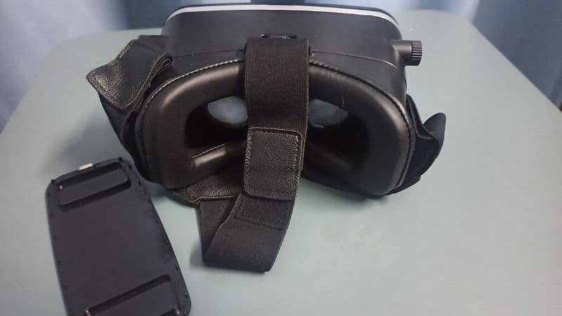 T-Touch VR Headset for Mobile Phones 1