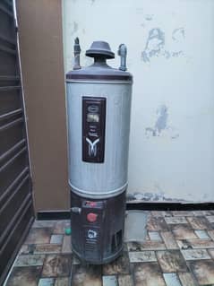 35 gallon geyser urgent for sale just call please