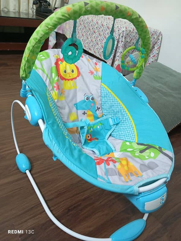 Baby Bouncer with Music and Vibration 2