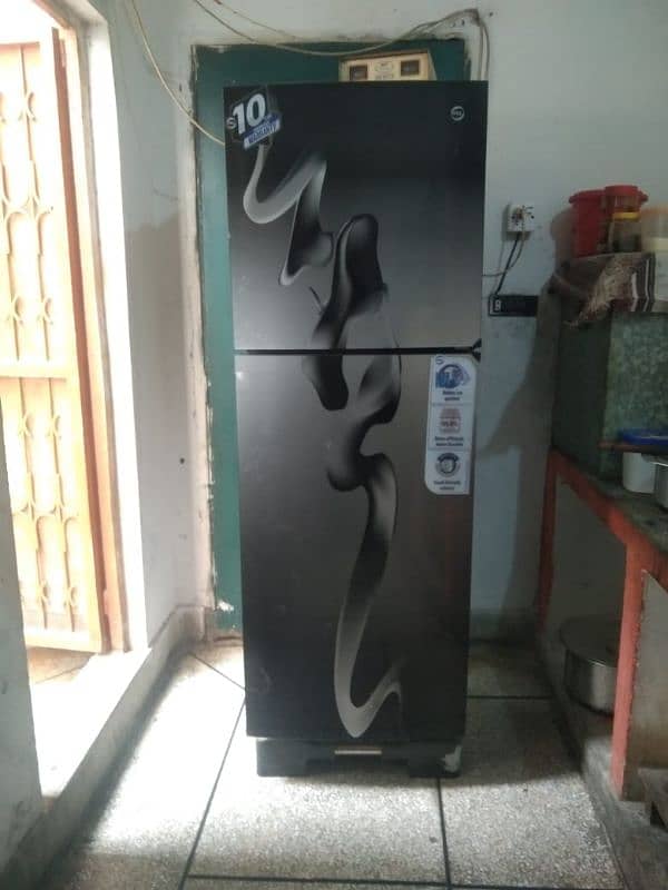 refrigerator for sale 10/10 condition 2