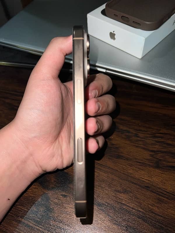 Iphone 16 Pro 256 Gb Desert Titanium 10