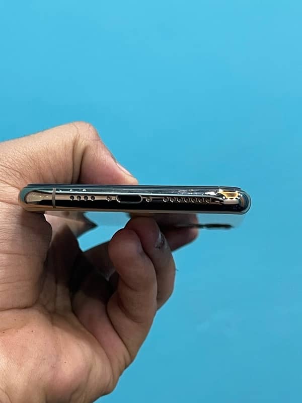 iphone 11 pro max 6