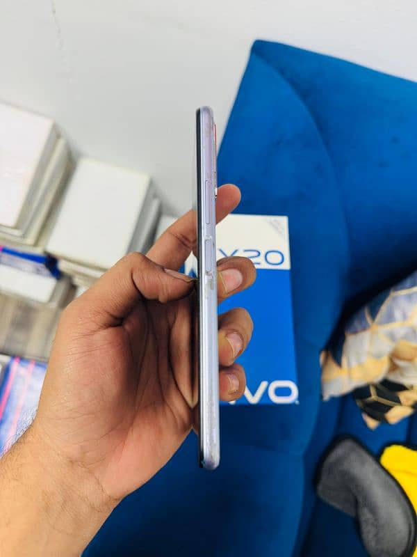 Vivo y20 4/64 pta approved 3