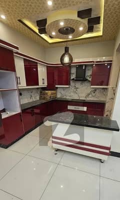 Fantastic 400 yards portion available for rent in Gulshan-e-Iqbal Block 3, 4 bedrooms, drawing room, lounge, American kitchen, tiled flooring and terrace, excellent opportunity