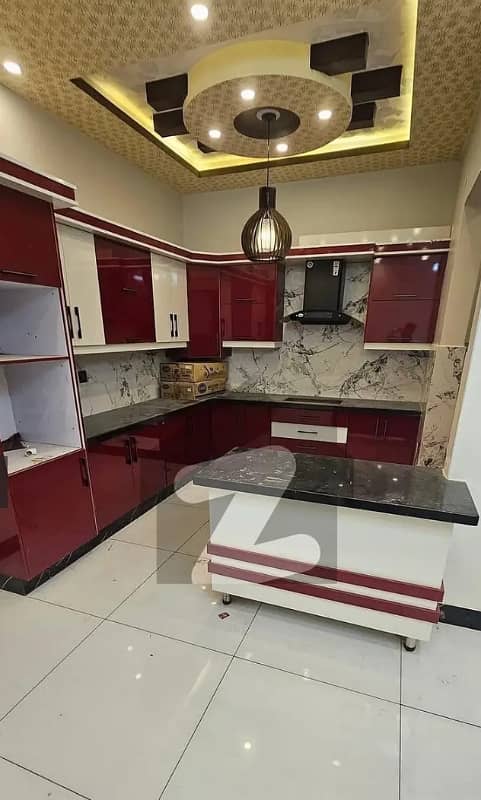 Fantastic 400 yards portion available for rent in Gulshan-e-Iqbal Block 3, 4 bedrooms, drawing room, lounge, American kitchen, tiled flooring and terrace, excellent opportunity 0