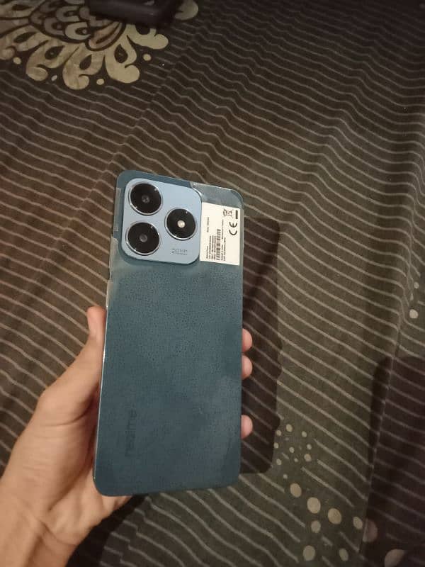 realme c63 6/128 1