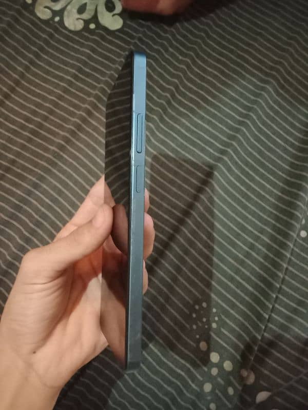 realme c63 6/128 5