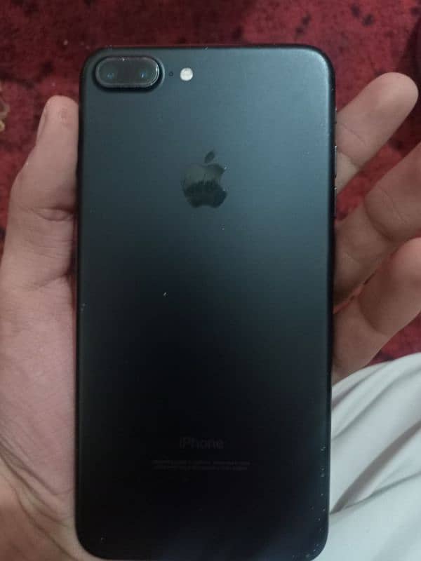 iphone 7 plus in good condition 0