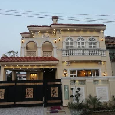 Rockwall in Faisalabad | rockwall | Graphy rockwall