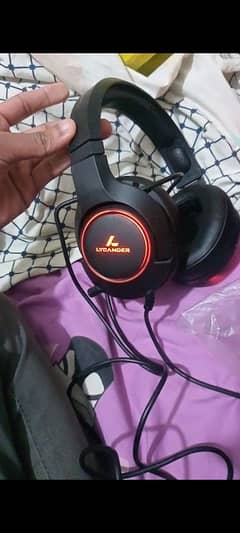 Gaming headphones