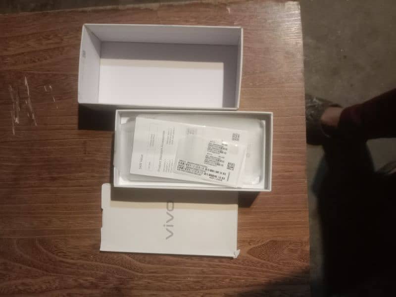 VIVO Y21 WITH CHARGER AND BOX 10