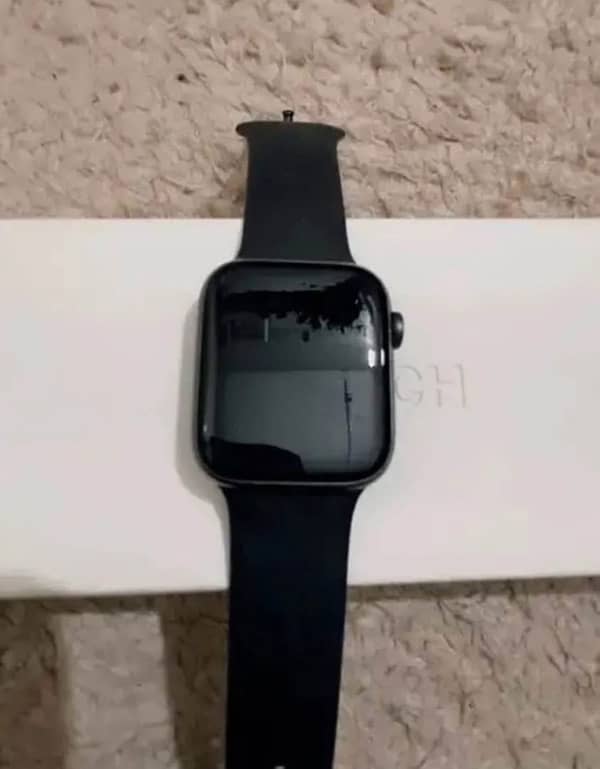 Apple Watch Series 4 With Box 0