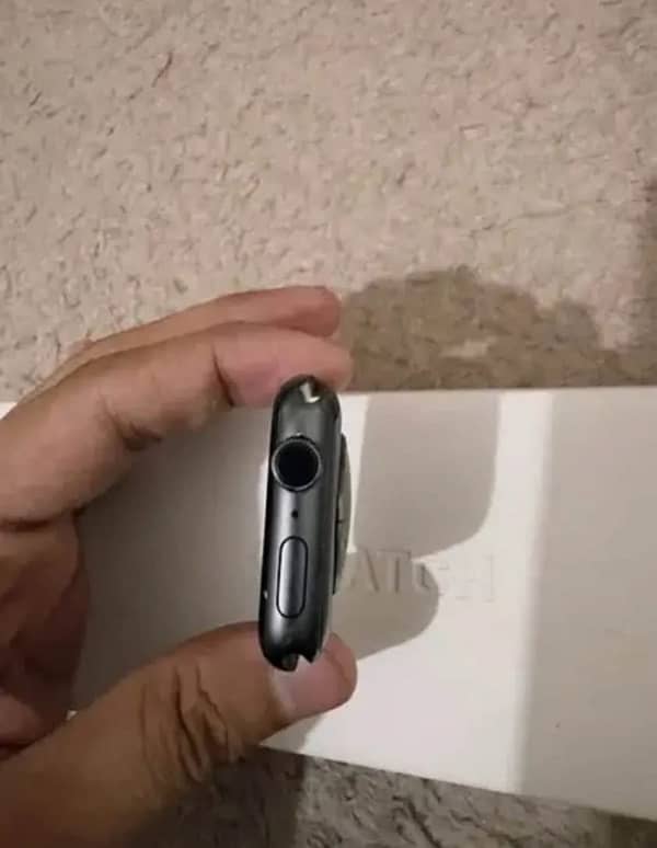 Apple Watch Series 4 With Box 3