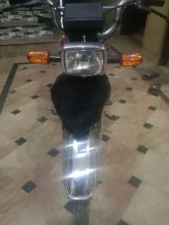 Honda 70 19 model new condition