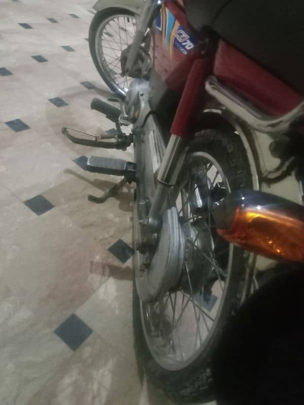 Honda 70 19 model new condition 7