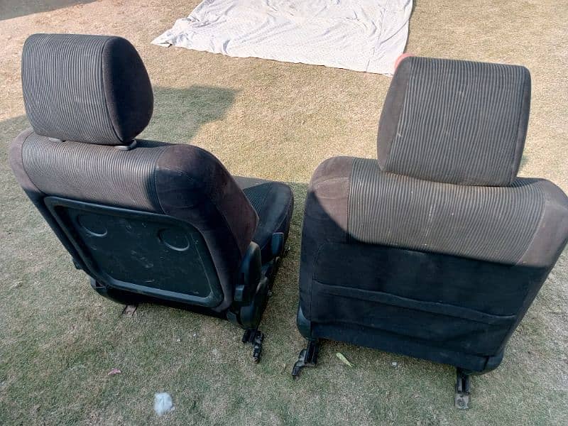 Corolla genuine front seats 4