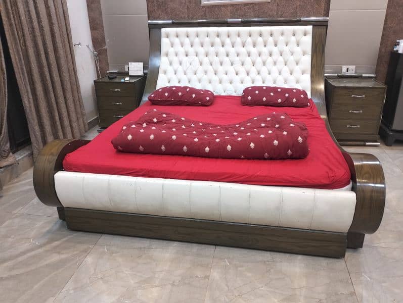 bedset with sides chair table and dressing 5