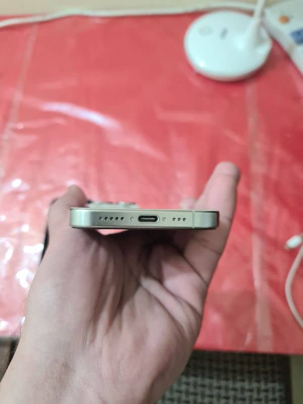 Iphone 15 pro (jv)(White titanium) 128gb 2