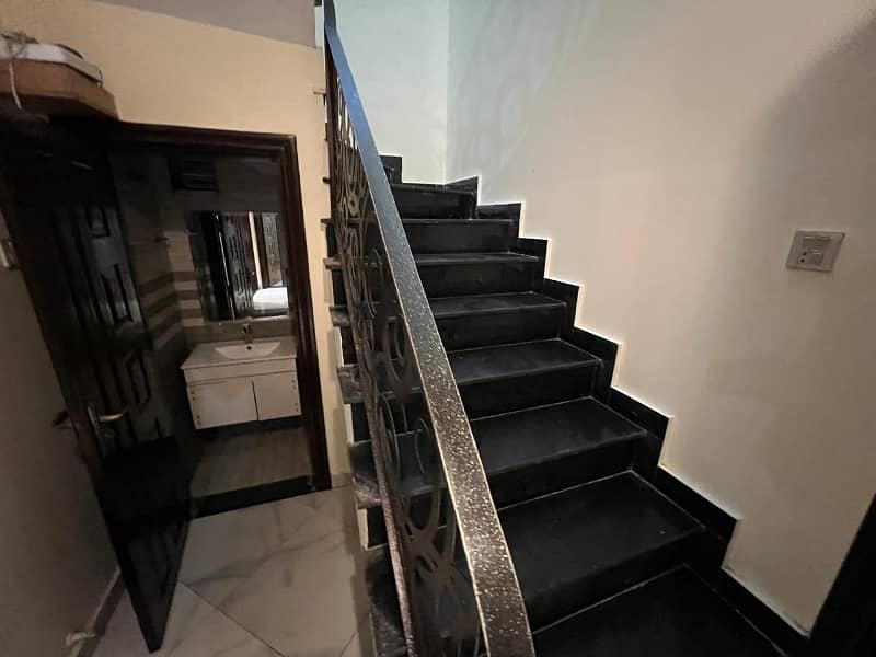 Ideal Prime Location House Is Available For sale In Lahore 15